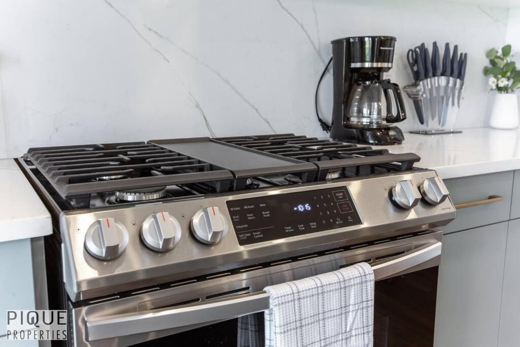 Apartment Brand New Pond Paradise - Firetable - King Bed - Ac - Bbq *