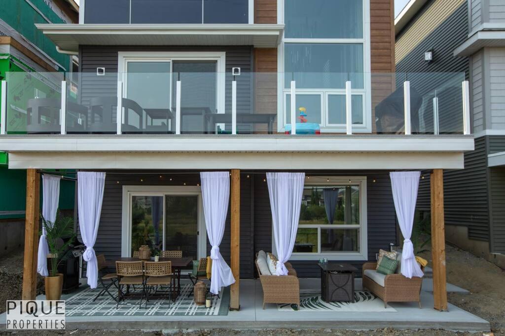 Brand New Pond Paradise - Firetable - King Bed - Ac - Bbq * Edmonton