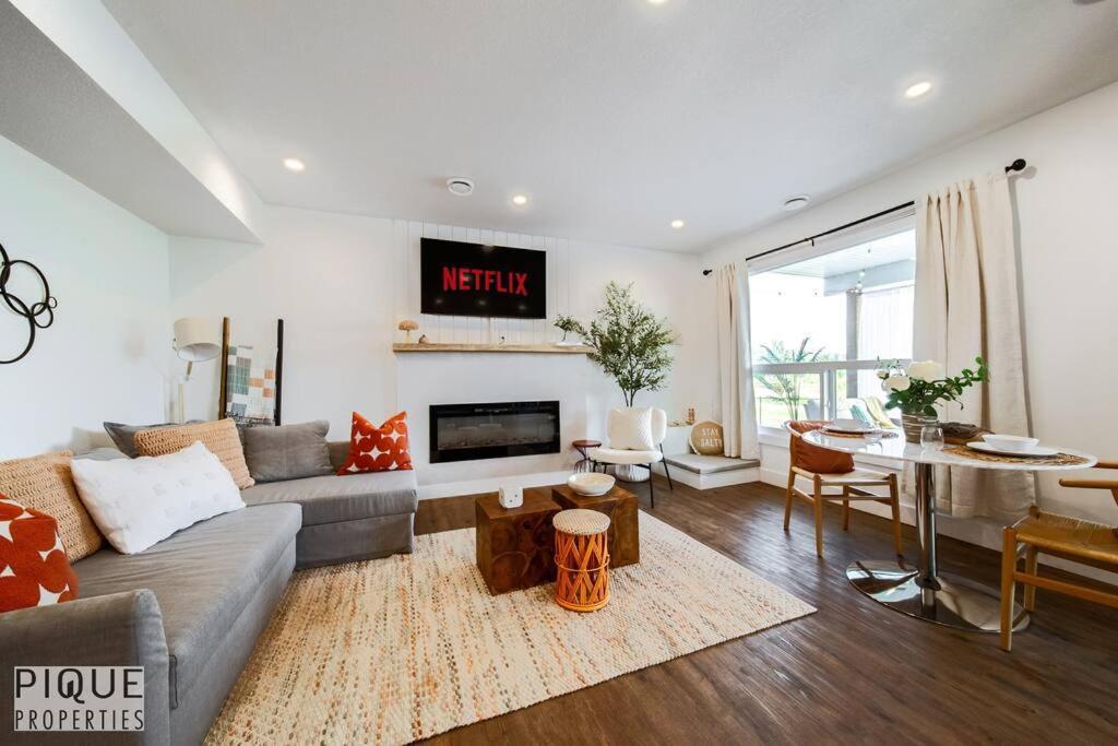 Brand New Pond Paradise - Firetable - King Bed - Ac - Bbq Apartment Edmonton
