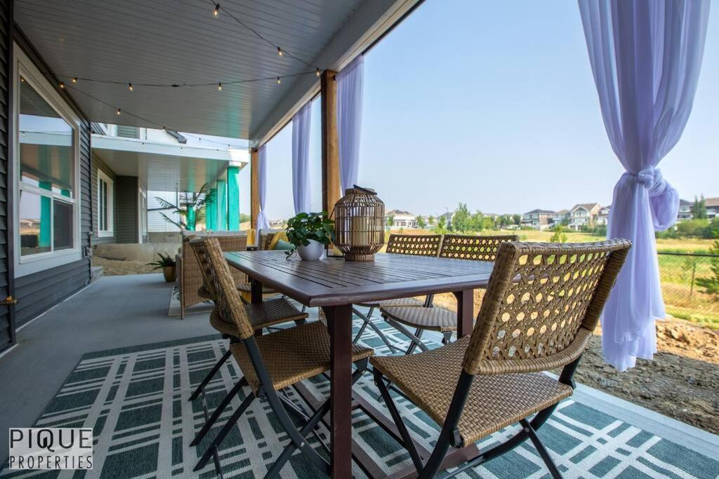 Apartment Brand New Pond Paradise - Firetable - King Bed - Ac - Bbq Edmonton